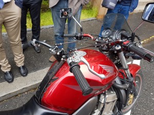 Dual handlebars fitted with brake and clutch NOT throttle